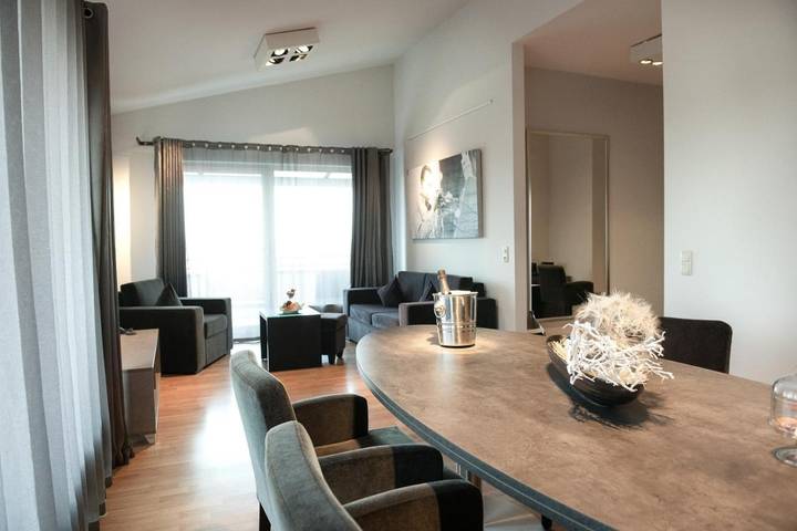 Hôtel pour 3 personnes, avec piscine ainsi que sauna et terrasse, animaux acceptés à Aix-la-Chapelle - 4