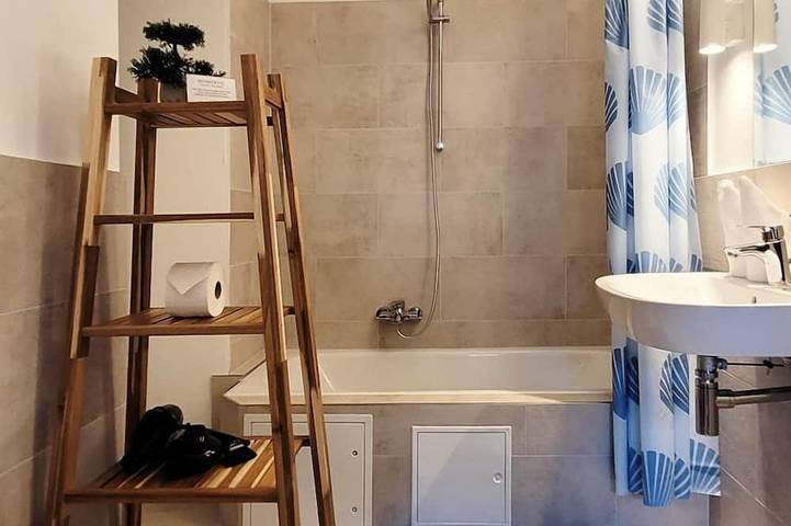 Ganze Wohnung, Gemütliche Ferienwohnung mit Meerblick und Terrasse - Nur 50 Meter zum Strand in Sierksdorf, Mecklenburger Bucht