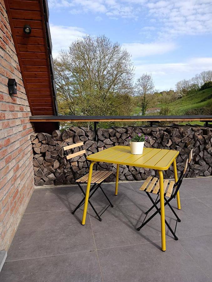 Gîte pour 2 personnes, avec jardin ainsi que vue et terrasse à Comblain-au-Pont - 4