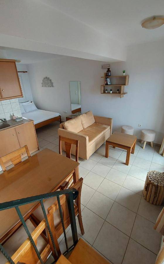 Gîte pour 2 personnes, avec terrasse dans Agistri - 4