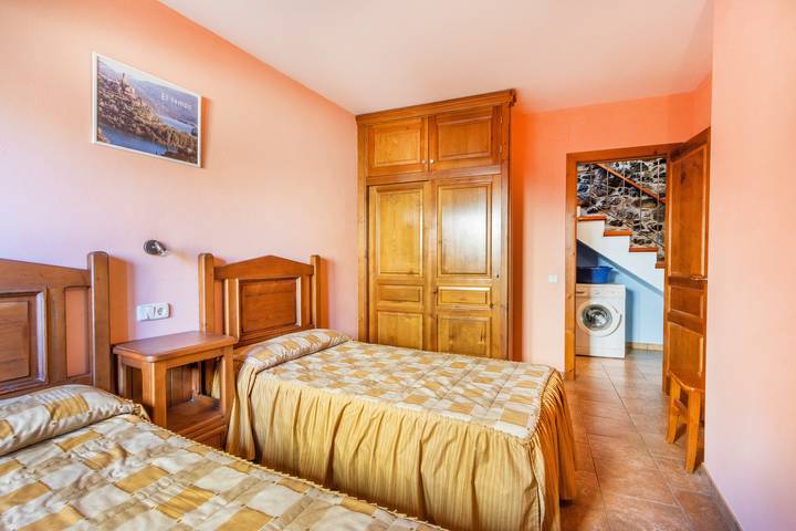 Ganze Wohnung, Ferienwohnung 'El Paller' mit Bergblick und Privatem Garten in Durro, La Vall de Boí