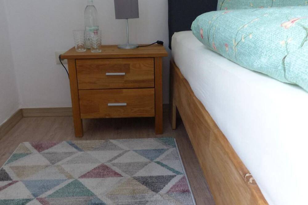 Ganze Wohnung, Ferienwohnung Metzler - Appartement/Fewo, Bad, Wc in Poppenhausen, Rhön-Hessen