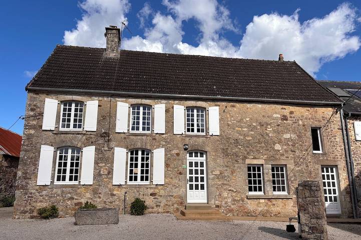 Location de vacances pour 4 personnes, avec jardin et terrasse à L'Étang-Bertrand