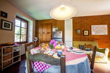 Bed And Breakfast for 2 Guests in Issogne, Aosta Valley, Picture 3