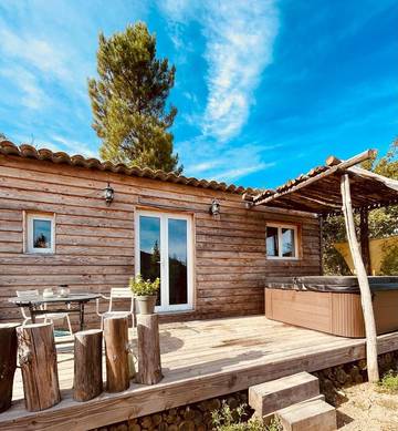 Cottage pour 2 personnes, avec jacuzzi ainsi que jardin et terrasse à Saint-Jean-du-Gard