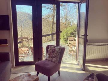 Gîte pour 4 personnes, avec vue et terrasse, animaux acceptés à Vresse-sur-Semois