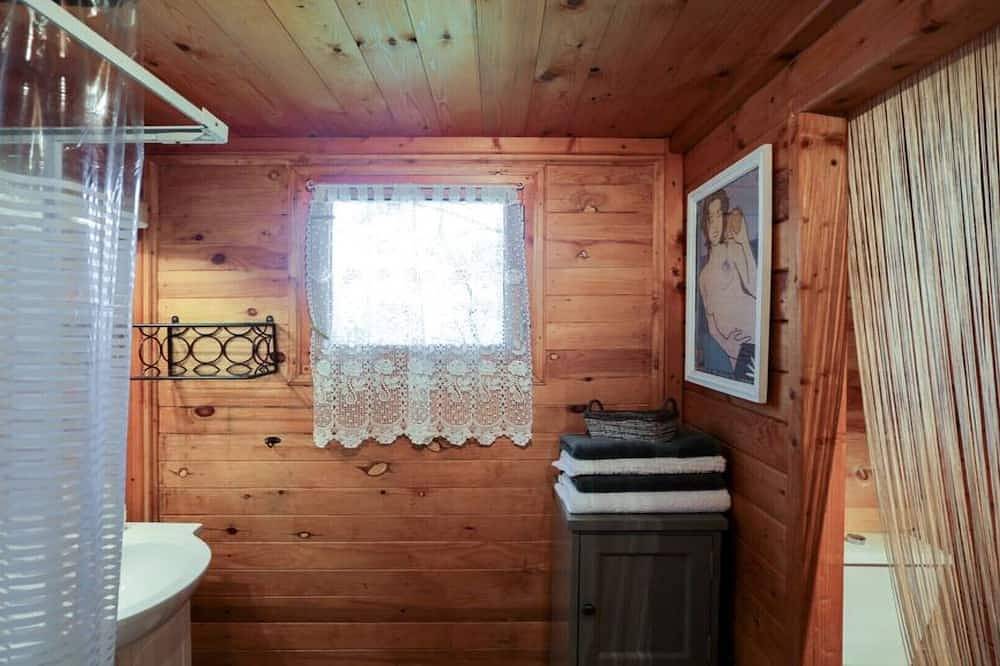 Chalet en bois chaleureux -La Butte Blanche in Orgone, Région d'Arles