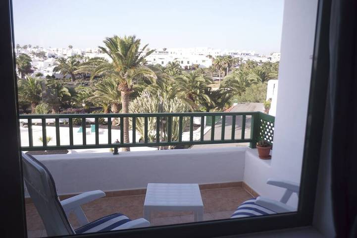 Apartamento de vacaciones para 4 personas, con jardín además de balcón y piscina - 1