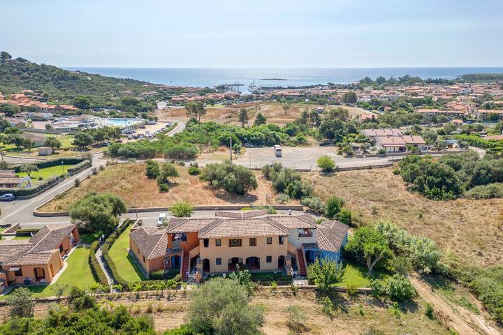 Entire apartment, Apartment 'Lu Sulianu- T2' with Private Terrace, Private Garden and Air Conditioning in Porto Ottiolu, Budoni