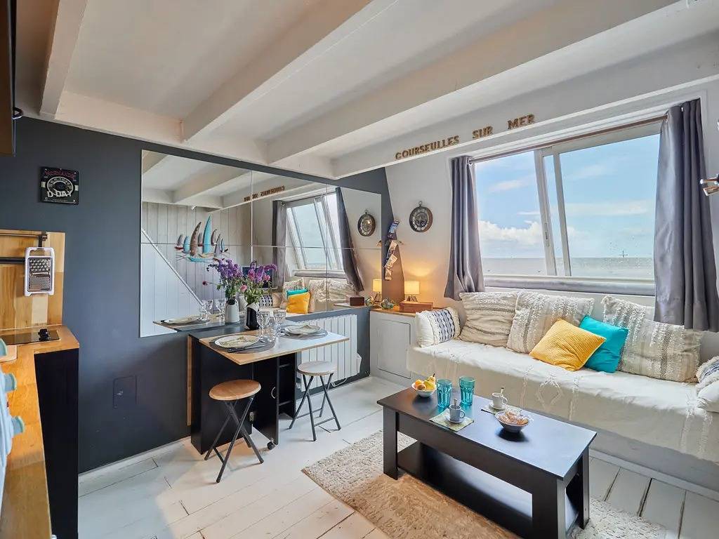 Appartement entier, Le Nid de Juno Beach - Vue mer, plage à 300m in Courseulles-sur-Mer, Région de Caen