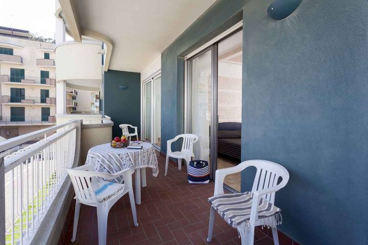Appartamento intero, Appartamento per vacanze con balcone e aria condizionata in Fogliano Marina, Riccione