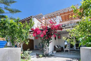 Apartment for 5 People in Paros, Paros Regional Unit, Photo 1