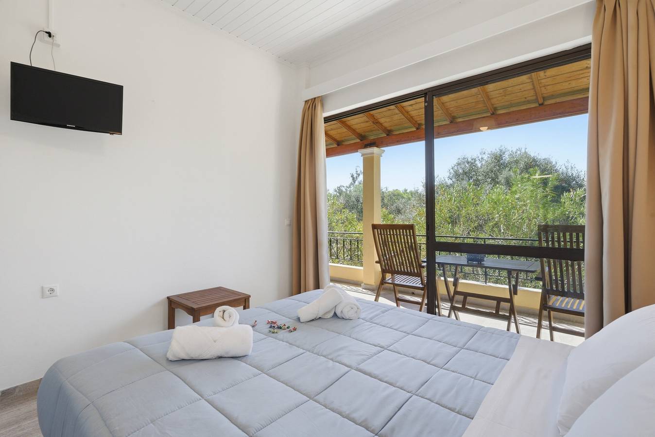 Ganze Wohnung, „Alexandra Apartment 14“ mit privatem Balkon & Wlan in Korfu