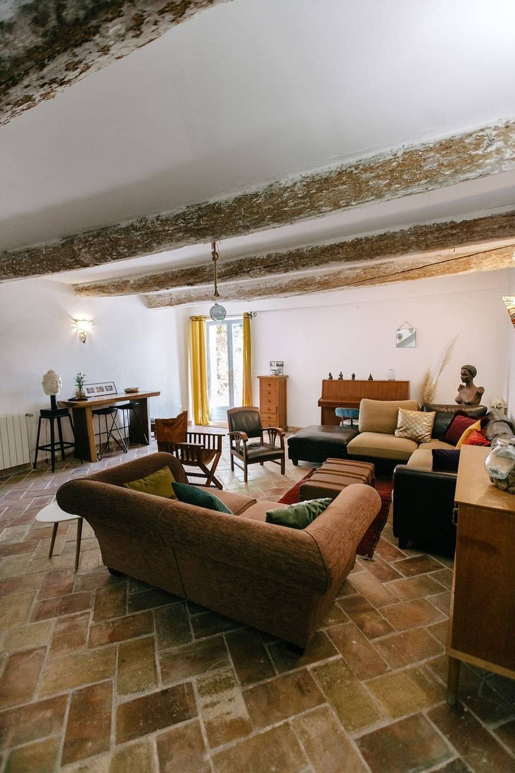 84B4 - Glycine, suite in an 18th century Provencal farmhouse in Althen-des-Paluds, Vaucluse