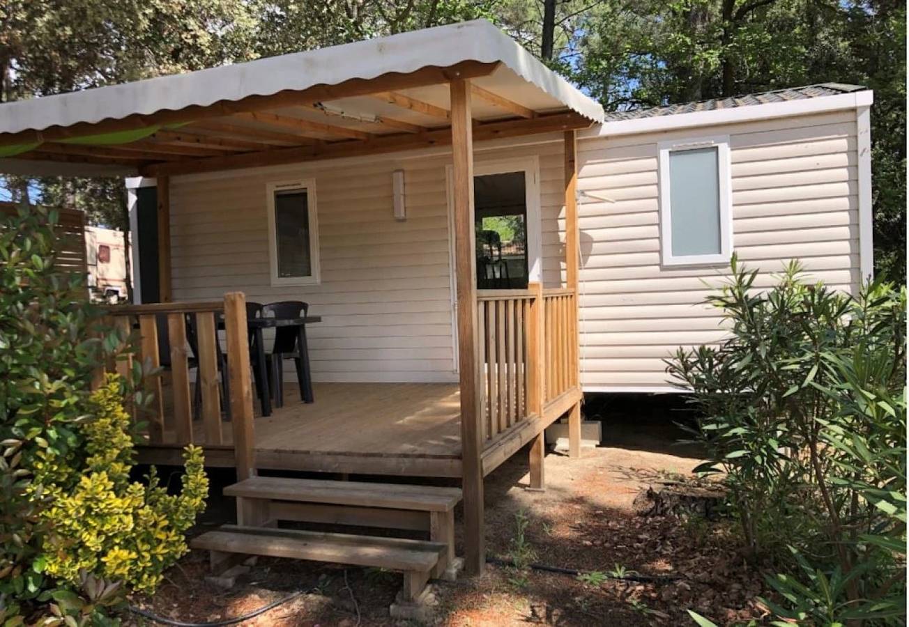 Zecamping 3 étoiles piscine chauffée toboggans mobil-home Tv 27m2 in Bollène, Vaucluse
