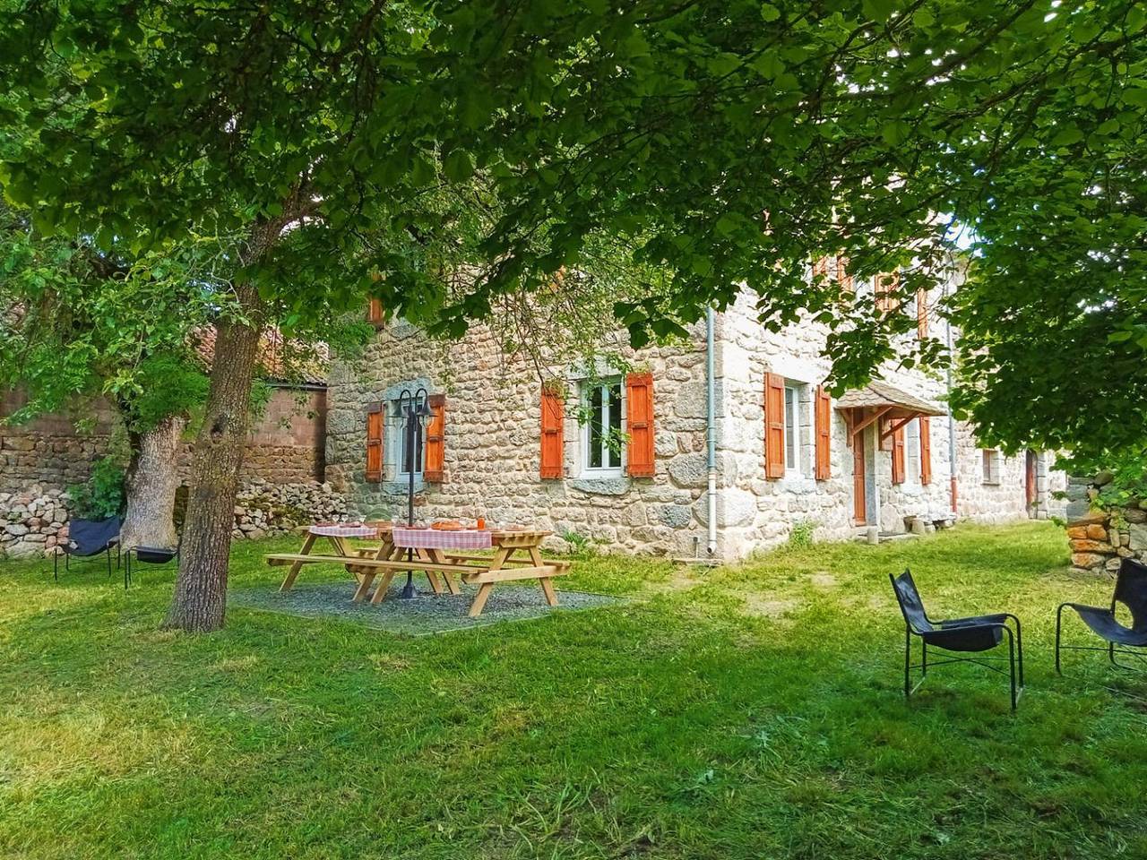 Gîte La Fontaine 10/12 personnes in Bel-Air-Val-d'Ance, Région de Mende