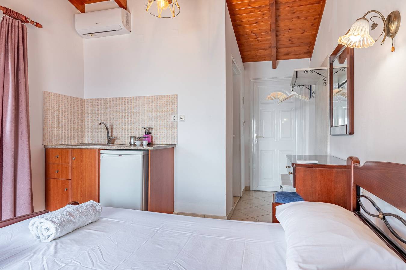 Studio Apartment 'Alex Bar Apartment 12' with Sea View, Wi-Fi and Air Conditioning in Sarakiniko Beach, Preveza regional unit