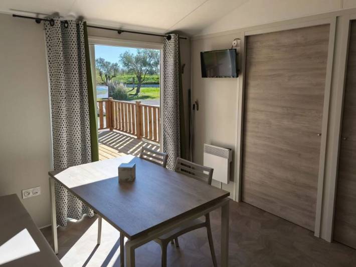 Mobil home pour 6 personnes, avec terrasse et piscine à Lattes - 2