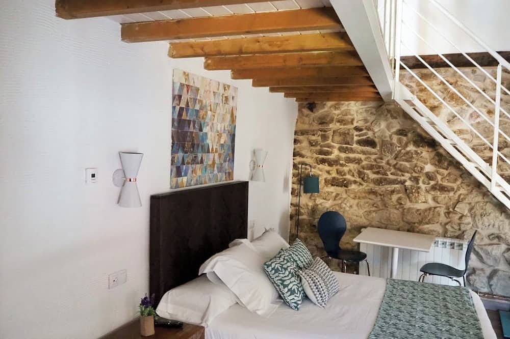 Casa rural recién reformada con encanto ¡Una experiencia turística de calidad! in Candelario, Provincia de Salamanca