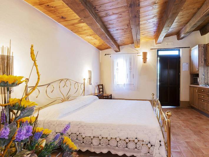 Ferienwohnung für 2 Personen, mit Garten und Terrasse sowie Pool, kinderfreundlich in Marche - 3