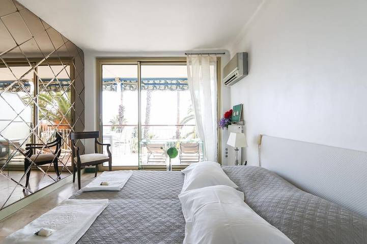 Entire apartment, Cannes Californie - superb apartment with sea view - recommended for holidaymakers ☆☆☆☆☆ in Cannes, Mediterranean Coast (France)