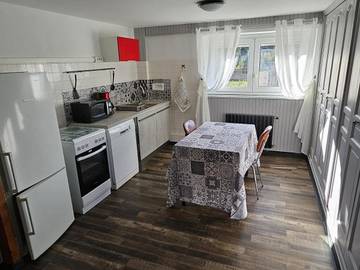 Gîte pour 2 personnes, avec vue et jardin à Langeac