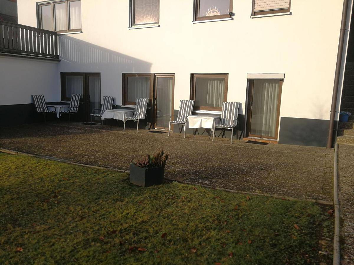 Ganze Ferienwohnung, Double Room with Terrace in Ahorntal, Frankenalb