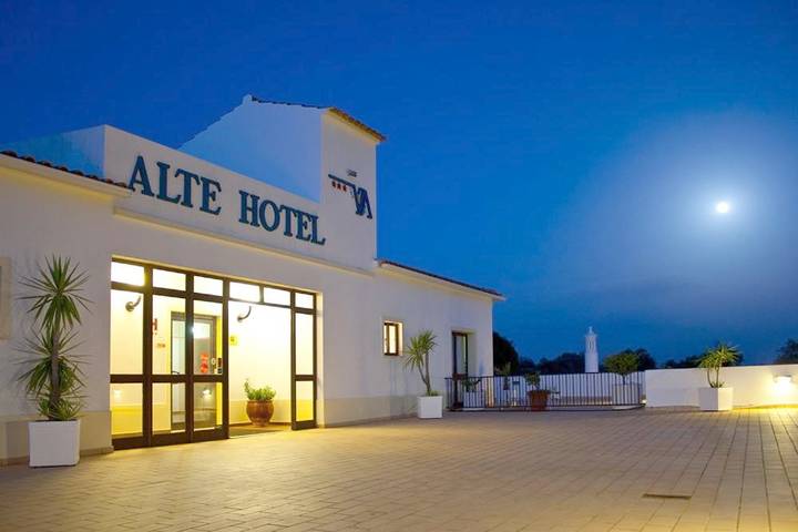 Hôtel pour 2 personnes, avec piscine et jardin dans Alte - 3