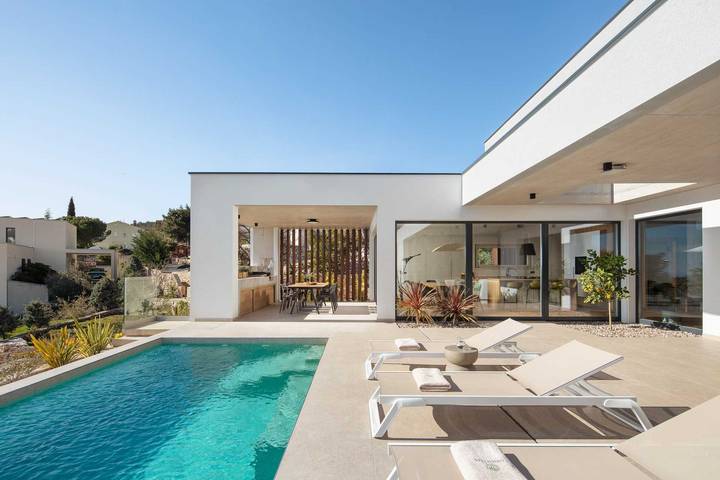 Villa pour 6 personnes, avec piscine et sauna ainsi que terrasse et jacuzzi à Rabac - 4