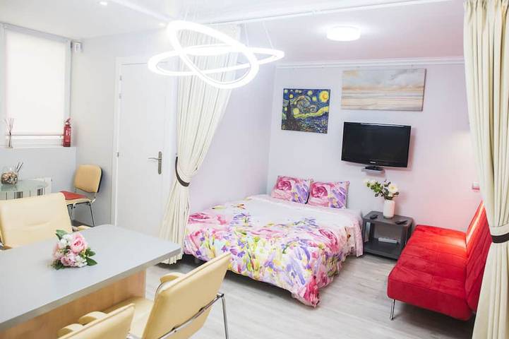 Appartement entier, Apartment near Camp Nou in Hospitalet de Llobregat, L'Hospitalet de Llobregat