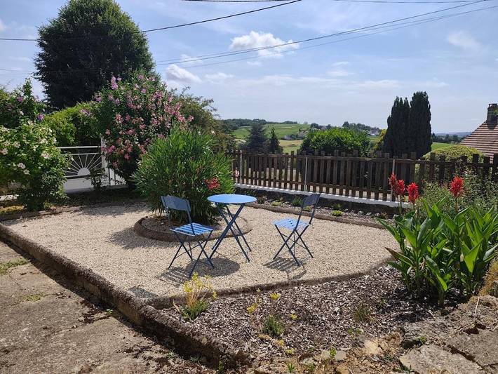 Location de vacances pour 5 personnes, avec jardin et vue à Cravant-les-Côteaux - 4