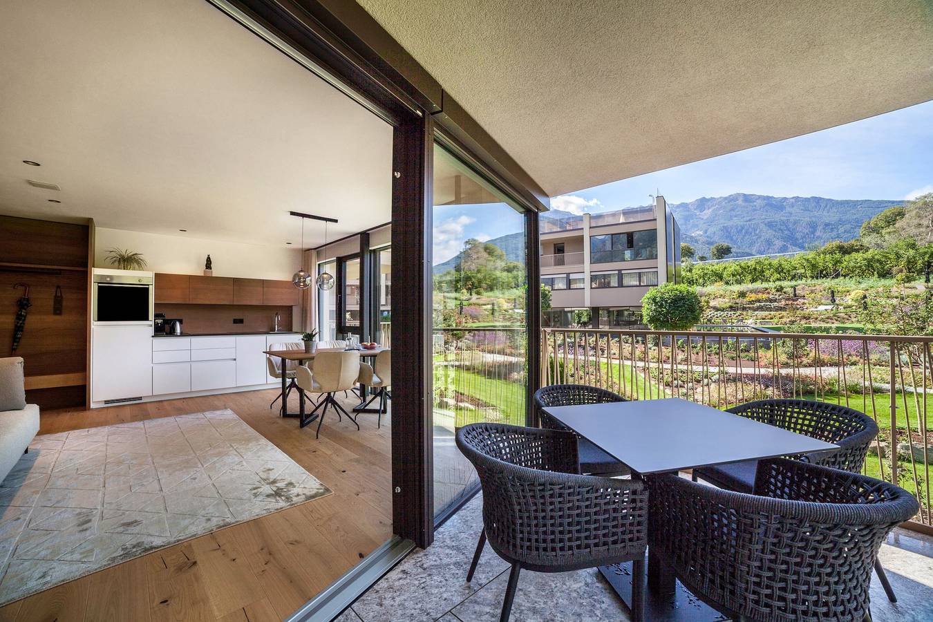 Ganze Wohnung, Ferienwohnung "Natur Romantik Annalena" mit Bergblick, privater Terrasse und Wlan in Kastelbell, Kastelbell-Tschars
