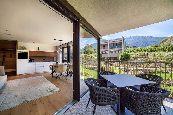 Entire apartment, Apartment "Natur Romantik Annalena" with Mountain View, Private Terrace & Wi-Fi in Kastelbell, Kastelbell-Tschars
