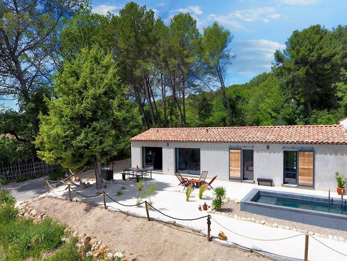 Gîte pour 4 personnes, avec piscine à Draguignan