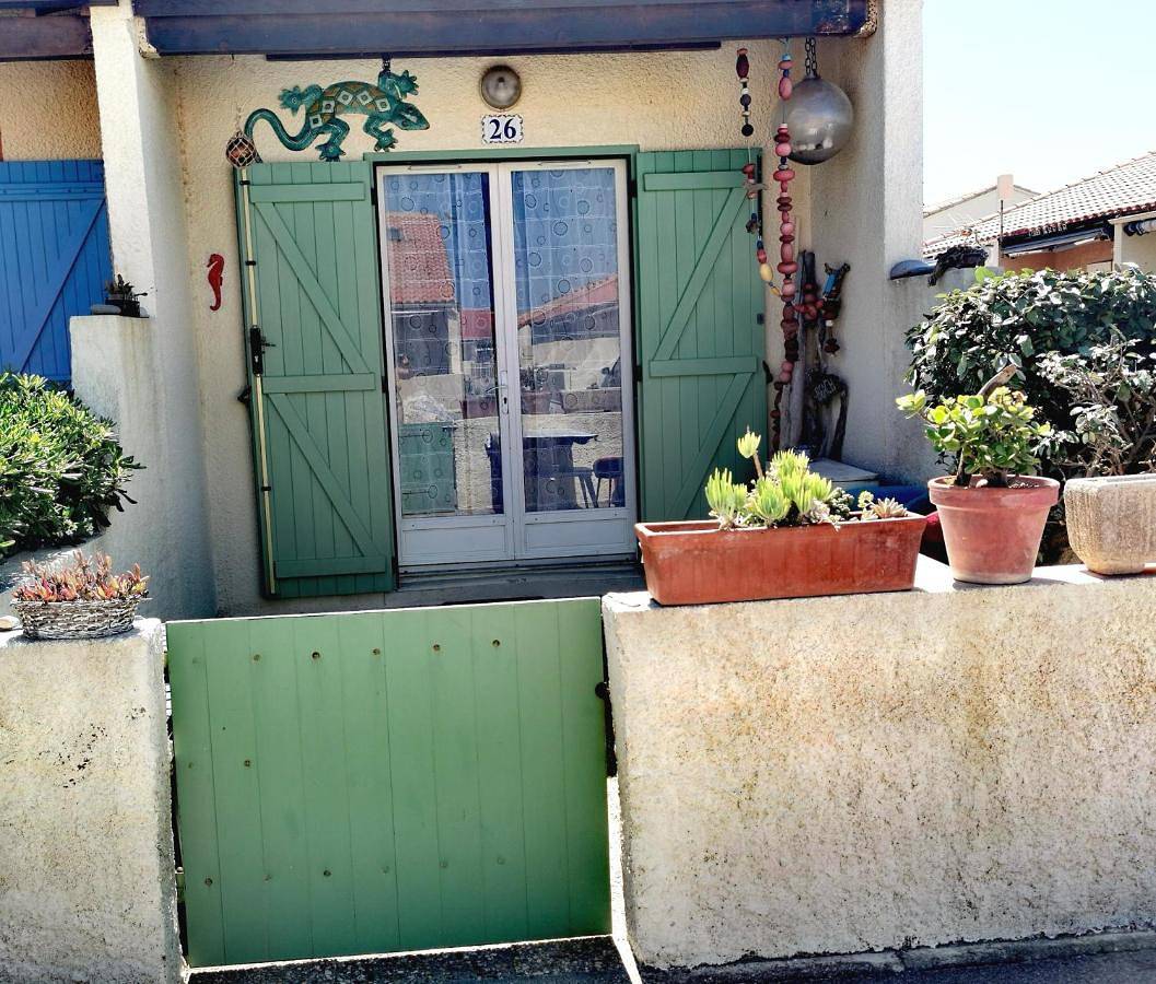 Petite maison à la plage dans résidence naturiste in Port Leucate, Leucate