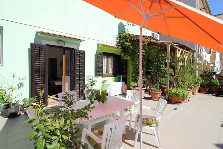 Ferienwohnung für 6 Personen, mit Balkon und Terrasse in Poreč