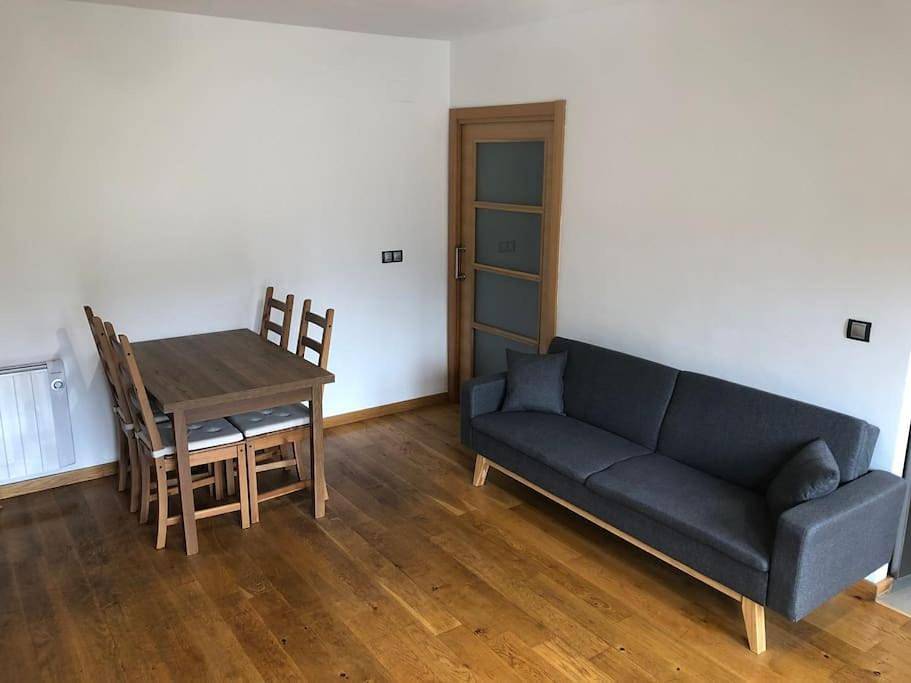 Apartamento entero, Two-Bedroom Apartment in Sort , Pirineo Catalan