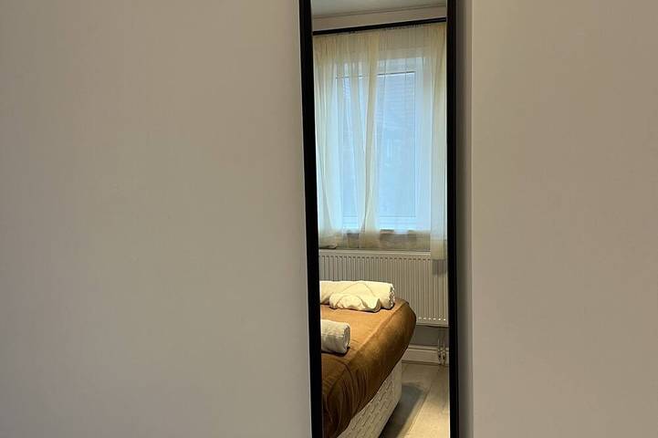 The place: 3-bed ensuite home, king beds!  Airport, Free Parking in Manchester, Grand Manchester