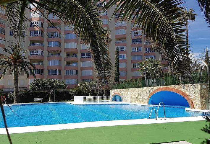 Ganze Wohnung, Apartment Front Americano nahe Strand mit Meerblick und Pool in Torrox Costa, Torrox