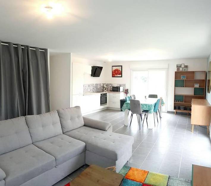 Location de vacances pour 7 personnes, avec Terrasse et Jardin à Chef-du-Pont