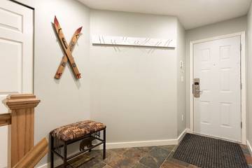 Villa for 7 Guests in Whistler, British Columbia, Picture 2