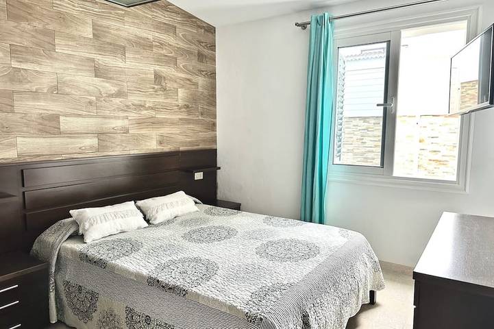 Pambnb - House next to the Beach, Terrace, Fiber Wi-Fi, BBQ in Abades, Arico