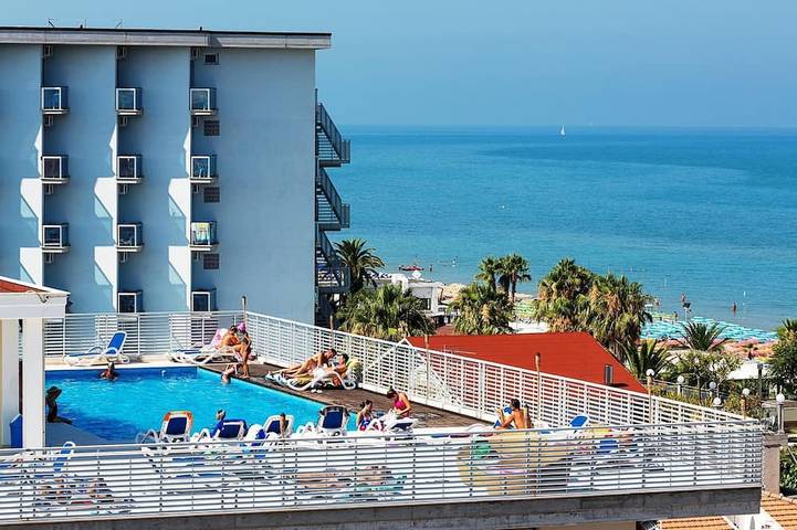 Ferienwohnung für 4 Personen, mit Balkon und Pool
