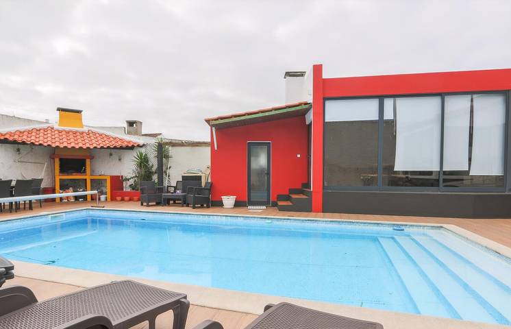 Ferienhaus für 6 Personen, mit Terrasse und Pool