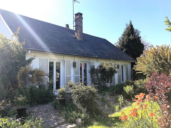 Location de vacances pour 7 personnes, avec terrasse et jardin dans Sauqueville