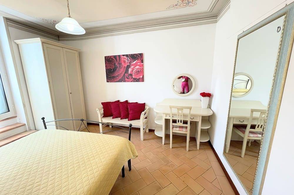 Apartamento entero, Apartamento en el centro de Spoleto con gran terraza soleada con vistas in Spoleto, Provincia de Perugia