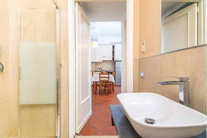 Location de vacances pour 5 personnes, avec jacuzzi ainsi que jardin et piscine, animaux acceptés à Aci Castello - 4