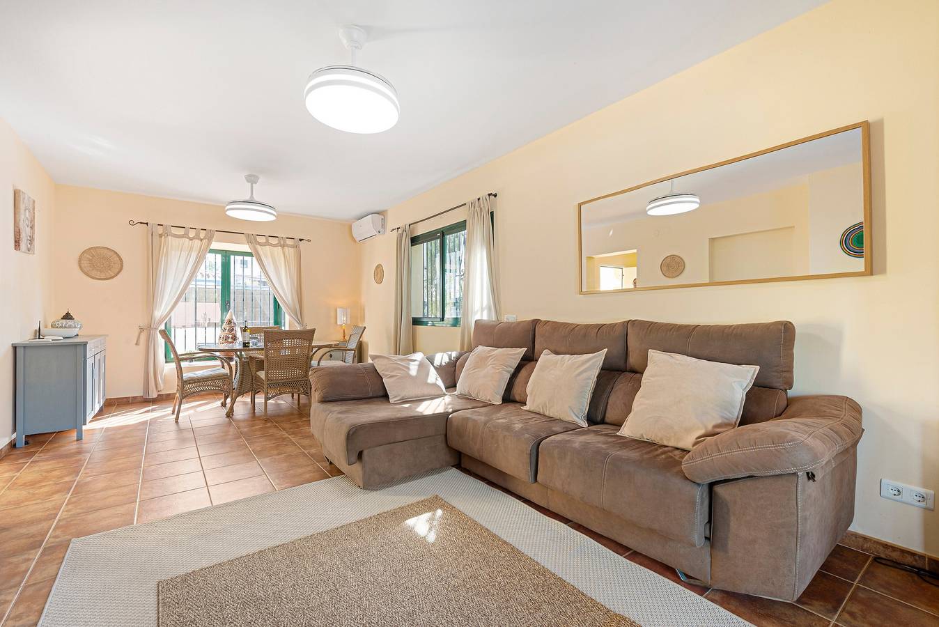 Villa « Casa Perez » : vue sur la montagne, piscine privée et Wi-Fi in Alcaucín, Province de Málaga