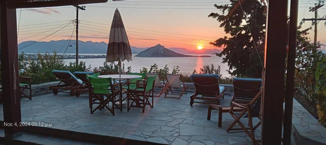 Ferienhaus für 9 Personen, mit Balkon und Terrasse sowie Garten und Ausblick