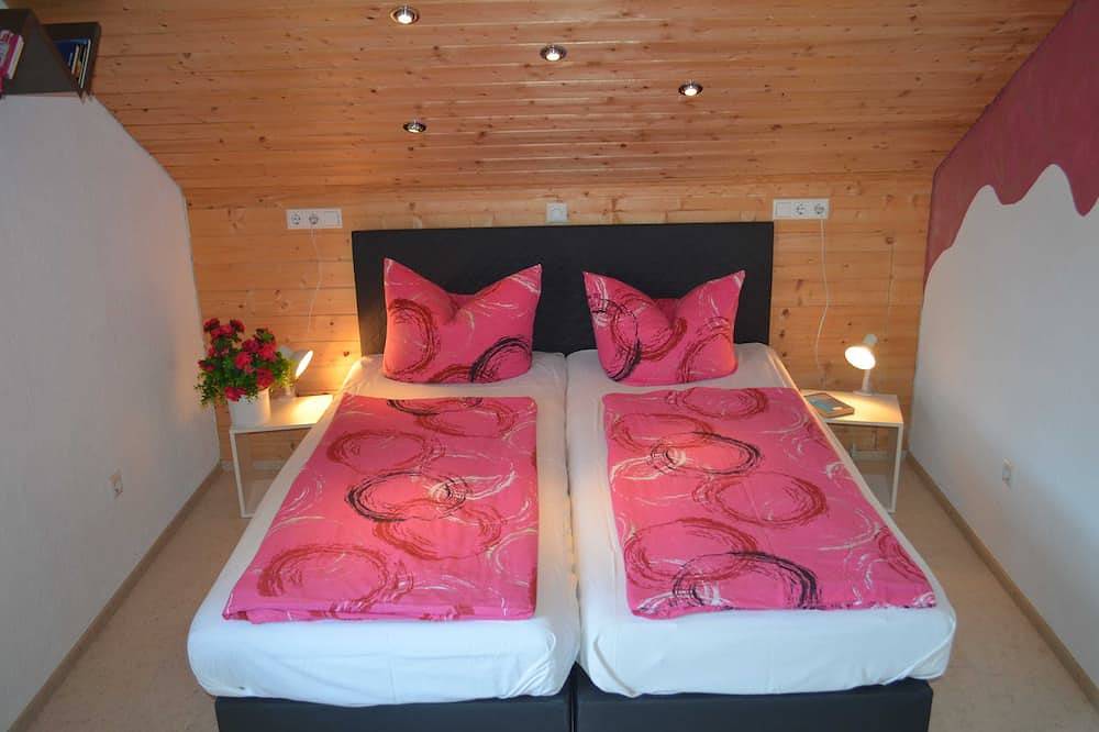 Ganze Wohnung, 3-Raum-Ferienwohnung Bechinger, Dusche/Wc, 54 qm, Dg - Haus Bechinger in Markdorf, Region Bodensee-Oberschwaben